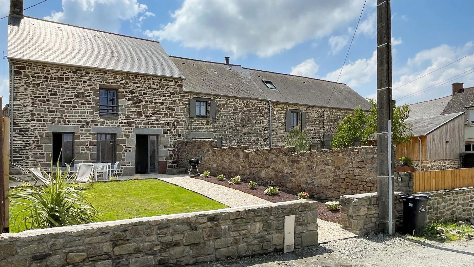 Saint-Georges-de-Gréhaigne La Maison De Leon 0*,  צרפת