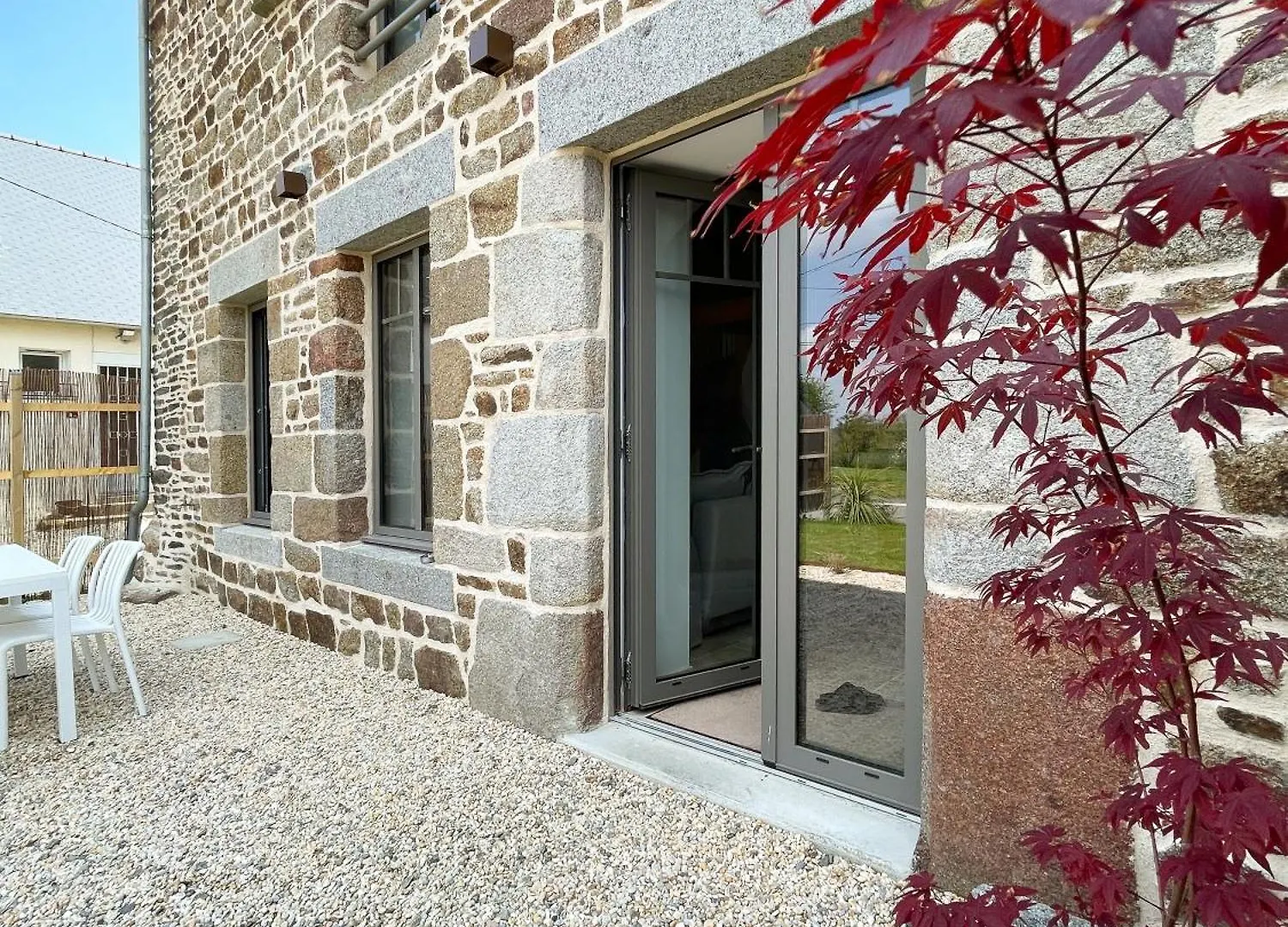 Saint-Georges-de-Gréhaigne La Maison De Leon צרפת